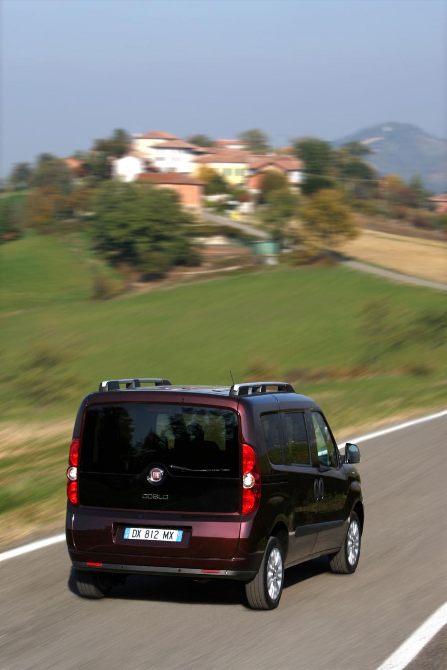  Fiat Doblo (263) 2010 года  (фото 4 из 40)